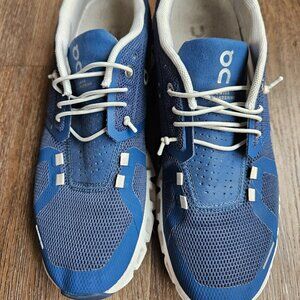 On Cloud women's Cloud 5 running shoe blue and white size 8